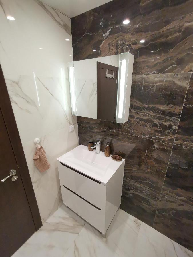 וארנה City Center Lux Apartment מראה חיצוני תמונה